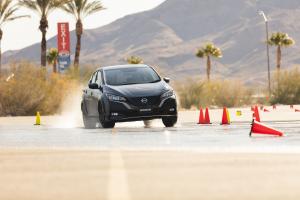 Nissan Leaf All-Wheel-Control Test Car 2019 года 